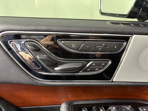 Used 2020 Lincoln Navigator Reserve image 14