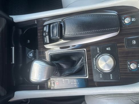 Used 2015 Lexus LS 460 AWD w/ Comfort Package image 15