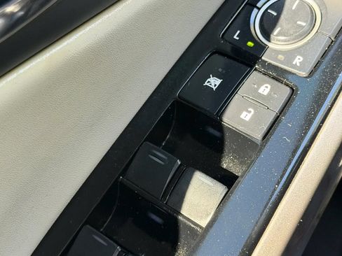 Used 2015 Lexus IS 250 RWD image 8