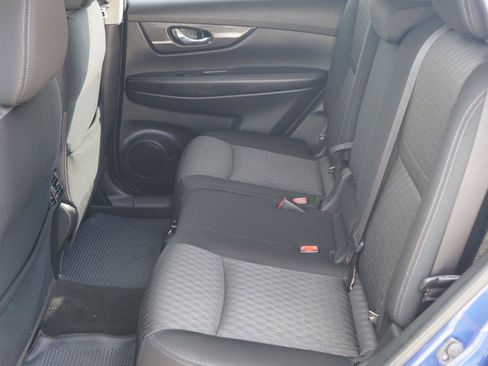 Used 2018 Nissan Rogue SV AWD/4WD image 21