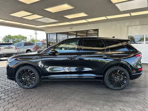 Used 2025 Lincoln Corsair FWD w/ Equipment Group 101A image 2
