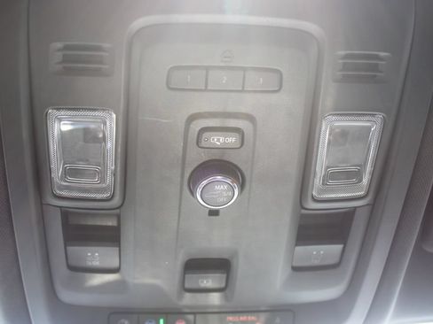 Used 2023 GMC Yukon XL SLT AWD/4WD image 45