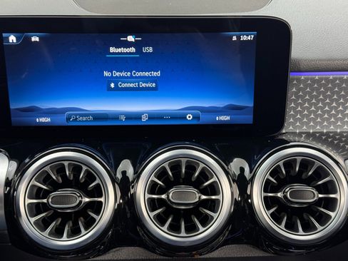 Used 2024 Mercedes-Benz GLB 250 image 25