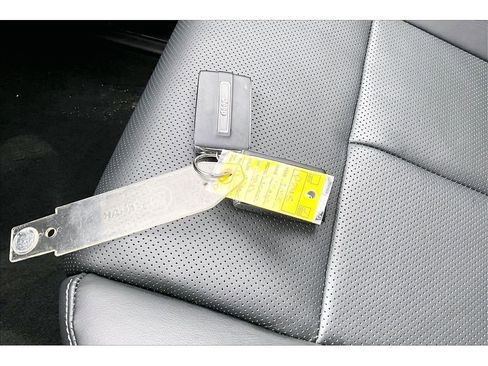 Certified 2025 Jeep Grand Cherokee Overland w/ Luxury Tech Group IV image 12