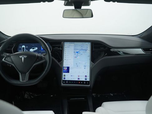 Used 2018 Tesla Model S AWD image 13