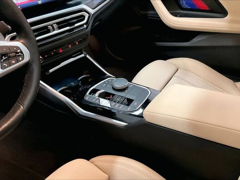 Used 2023 BMW 230i Coupe w/ M Sport Package image 19