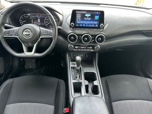 Used 2025 Nissan Sentra SV w/ All-Weather Package FWD image 4