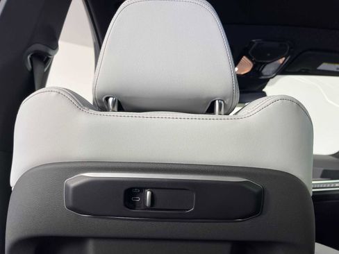 New 2026 BMW X5 xDrive40i w/ M Sport Package image 32