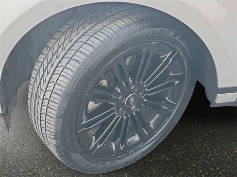 Used 2024 Land Rover Range Rover Evoque S image 34