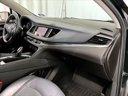 Used 2021 Buick Enclave Essence w/ Sport Touring Edition FWD image 28