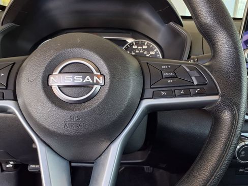 Used 2025 Nissan Altima 2.5 SV FWD image 25