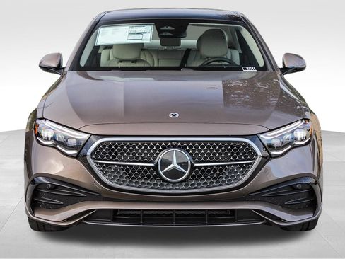 New 2026 Mercedes-Benz E 350 4MATIC Sedan image 2