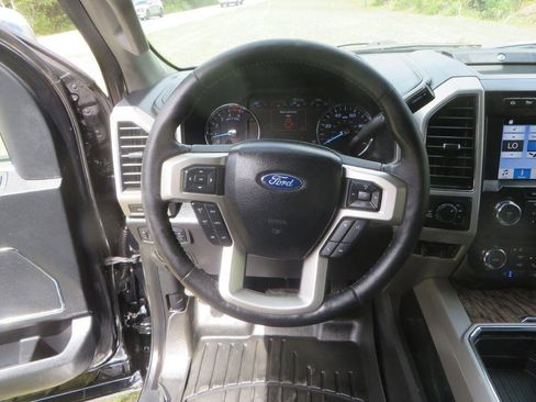 Used 2019 Ford F250 Lariat w/ Lariat Ultimate Package AWD/4WD image 16