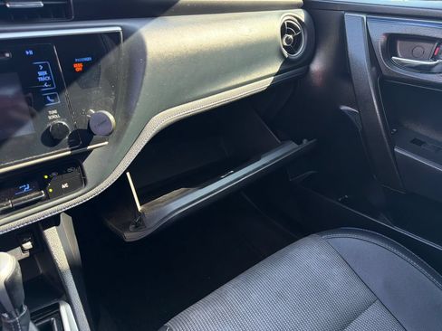 Used 2019 Toyota Corolla SE FWD image 34