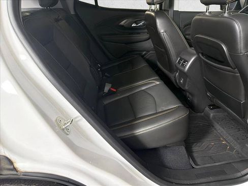 Used 2021 GMC Terrain SLT w/ Infotainment Package II FWD image 17