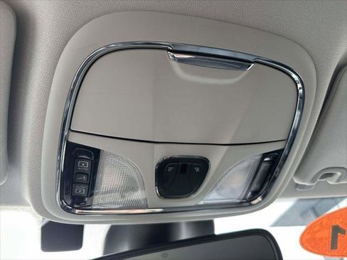 Used 2021 Jeep Cherokee Limited image 28