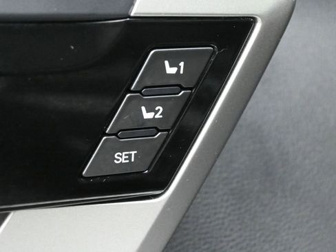 Used 2024 Toyota Tundra Limited AWD/4WD image 5