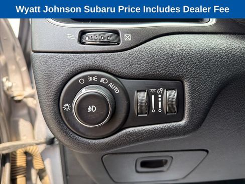 Used 2020 Jeep Cherokee Trailhawk w/ Cold Weather Group AWD/4WD image 22