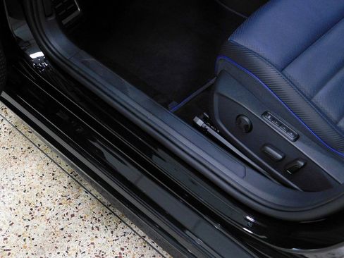 Used 2025 Volkswagen Golf image 30