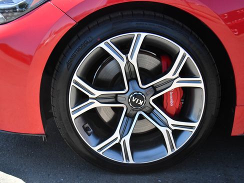 Used 2019 Kia Stinger GT1 RWD image 12