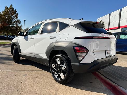 Used 2025 Hyundai Kona SEL image 8