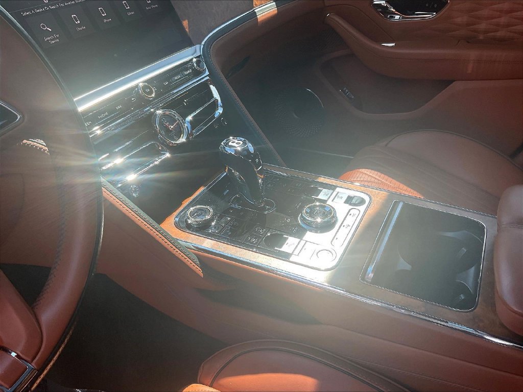 Used 2022 Bentley Flying Spur V8 AWD/4WD image 18