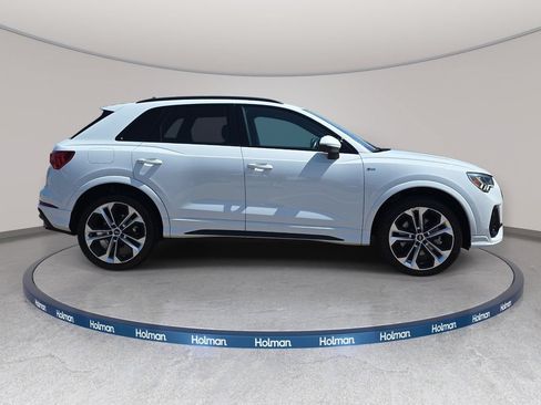 Certified 2022 Audi Q3 2.0T Premium Plus w/ Premium Plus Package AWD/4WD image 5