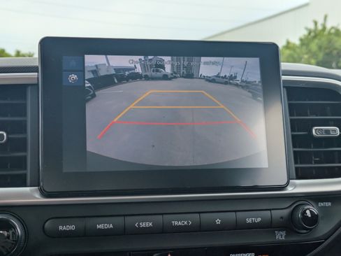 Used 2024 Hyundai Venue SEL FWD image 21