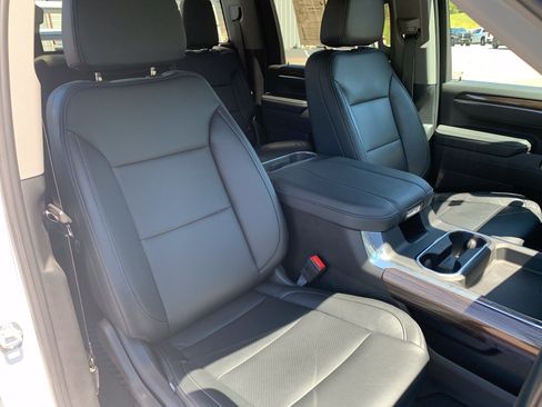 Used 2025 Chevrolet Silverado 3500 LT w/ Convenience Package AWD/4WD image 46