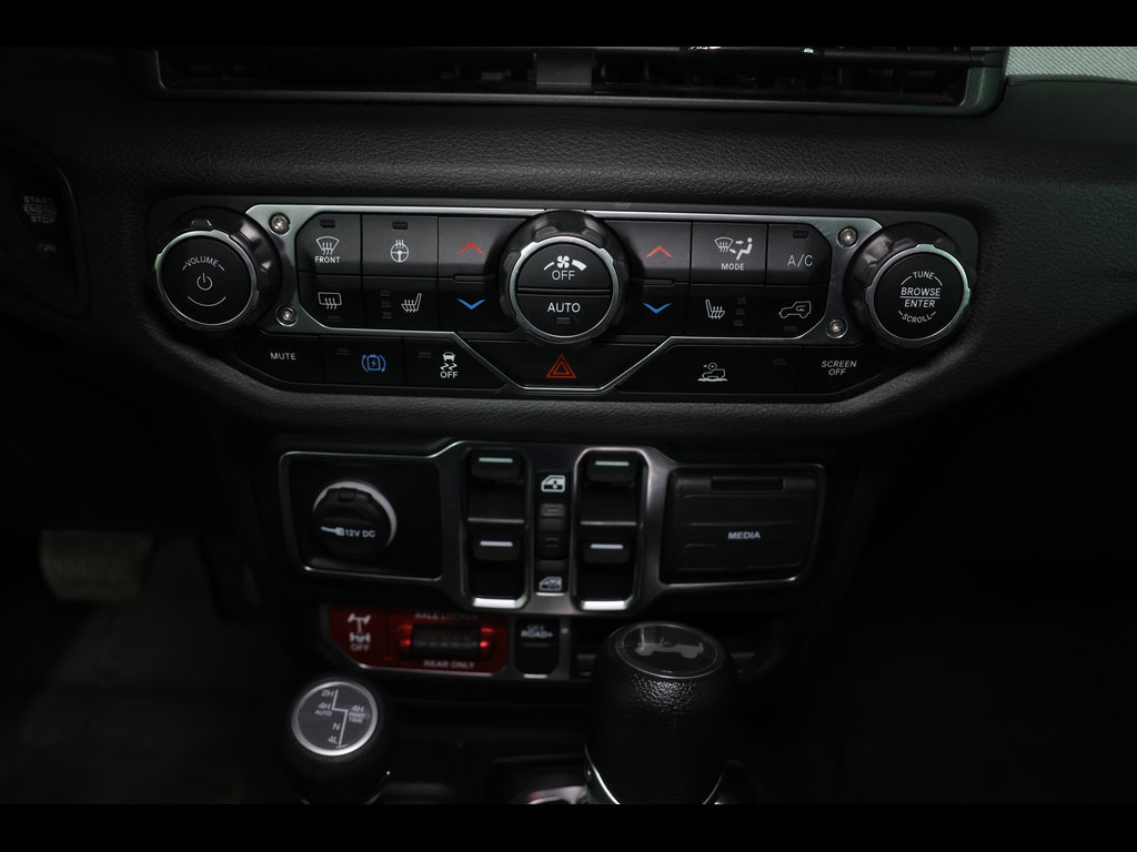 Used 2024 Jeep Wrangler Unlimited AWD/4WD image 23