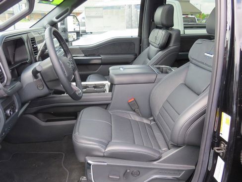 New 2025 Ford F250 Platinum image 19