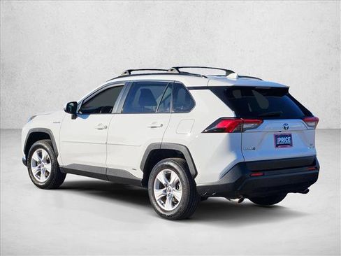 Used 2020 Toyota RAV4 XLE image 7