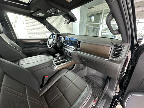 Used 2025 Chevrolet Silverado 1500 High Country w/ Midnight Edition AWD/4WD image 29