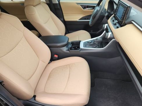 Certified 2022 Toyota RAV4 XLE w/ Convenience Package image 10