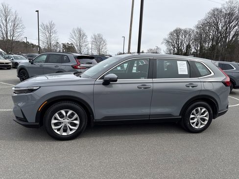 Used 2024 Honda CR-V LX image 4