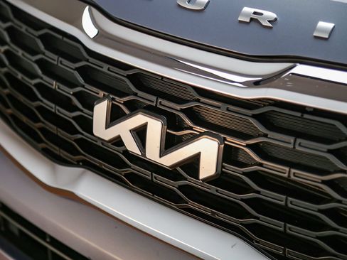 Used 2022 Kia Telluride LX AWD/4WD image 9