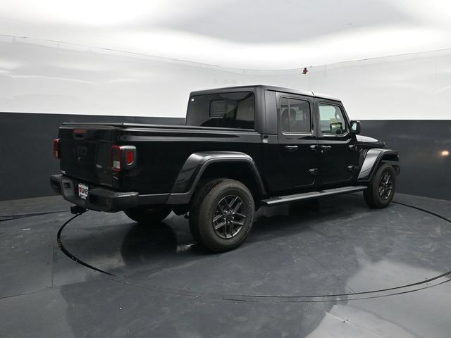 Used 2024 Jeep Gladiator Sport AWD/4WD image 9