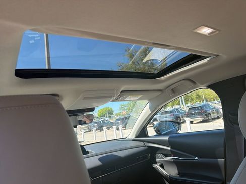 Used 2024 MAZDA CX-30 AWD 2.5 S w/ Preferred Package image 4