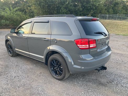 Used 2020 Dodge Journey SE w/ Blacktop Package FWD image 6