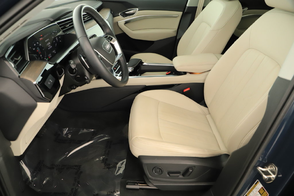 Certified 2024 Audi Q8 e-tron Premium Plus AWD/4WD image 24