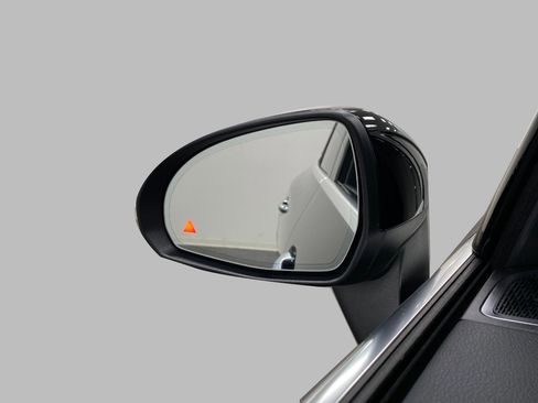 Certified 2025 Mercedes-Benz GLC 300 4MATIC image 19