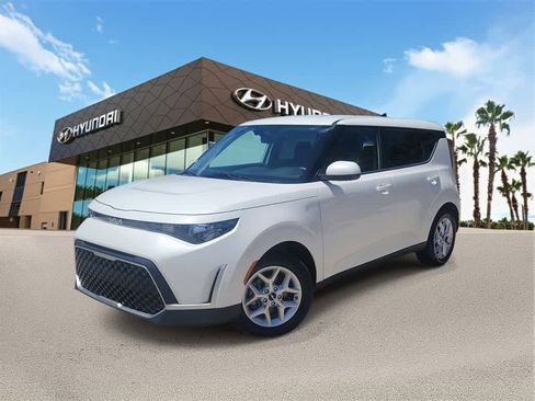 Used 2023 Kia Soul LX w/ Option Group 015 image 1
