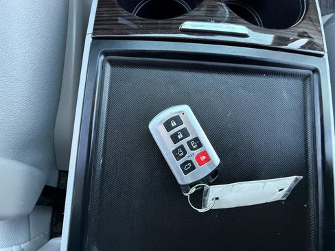 Used 2017 Toyota Sienna XLE Premium w/ Protection Package image 41