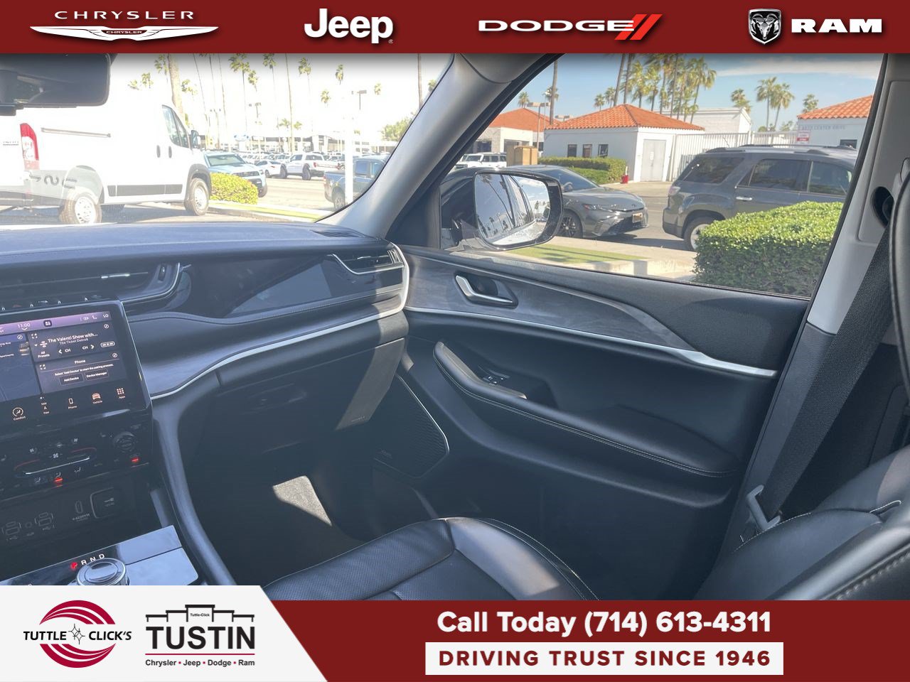 Used 2023 Jeep Grand Cherokee L Limited w/ Luxury Tech Group II AWD/4WD image 3