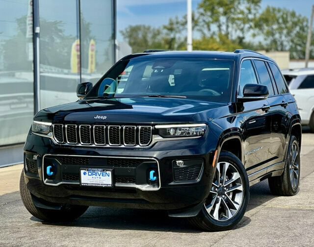 Used 2023 Jeep Grand Cherokee Overland AWD/4WD image 43