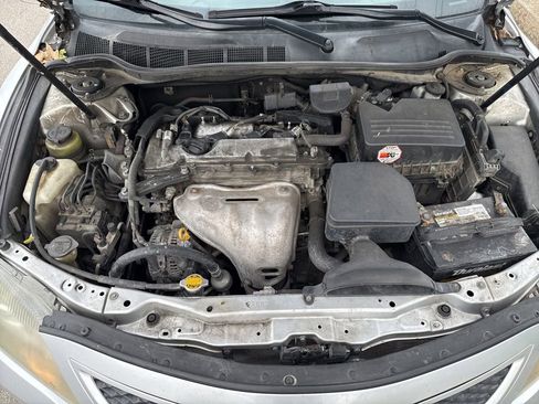 Used 2011 Toyota Camry SE w/ SE Extra-Value Pkg #1 FWD image 11