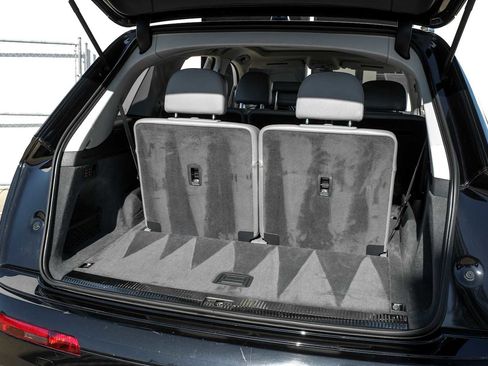 Used 2017 Audi Q7 3.0T Prestige image 54