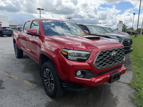 Used 2023 Toyota Tacoma TRD Sport AWD/4WD image 2