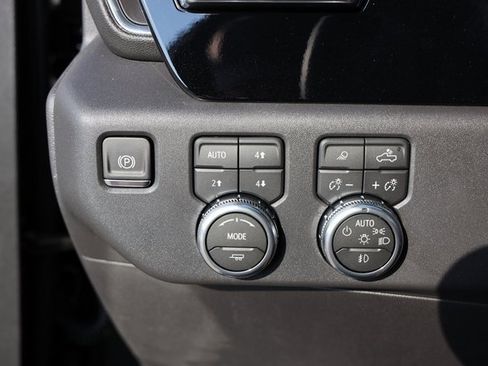 New 2026 GMC Sierra 1500 SLT image 24