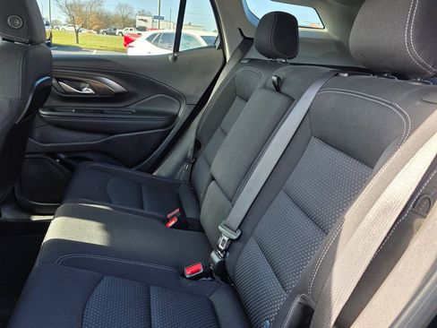 Used 2024 GMC Terrain SLE image 32